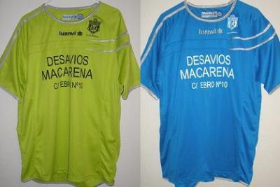 EQUIPACION OFICIAL TEMPORADA 09/10 CON EL ESCUDO DEL CLUB
